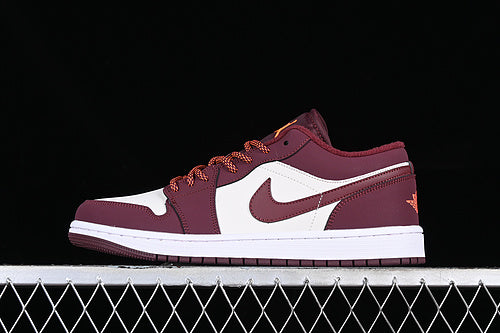 Jordan 1 Low
Night Maroon (GS)