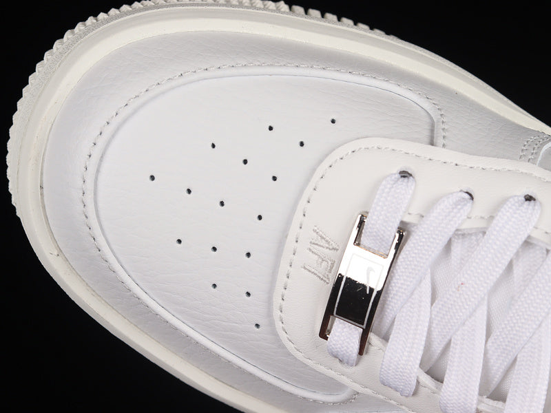 Nike Air Force 1 PLT.AF.ORM
Summit White Metalic Silver