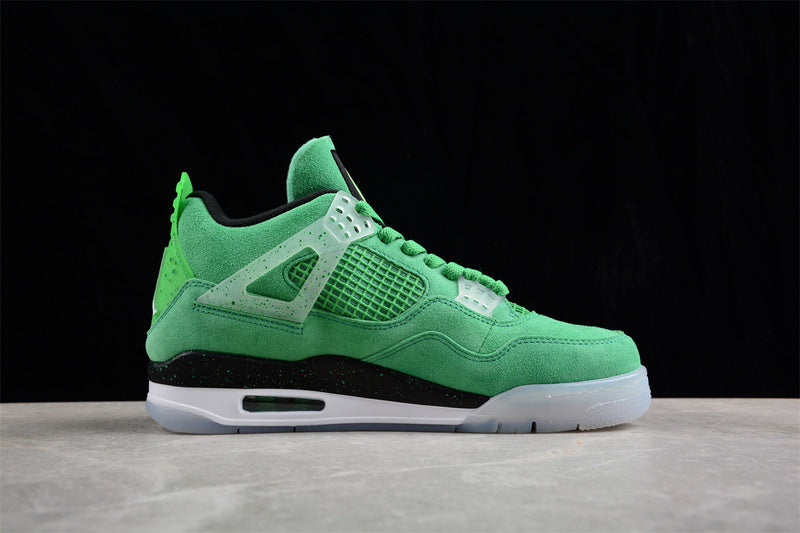 Jordan 4 Retro
Wahlburgers