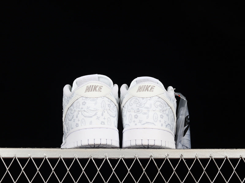 Nike Dunk Low
White Paisley