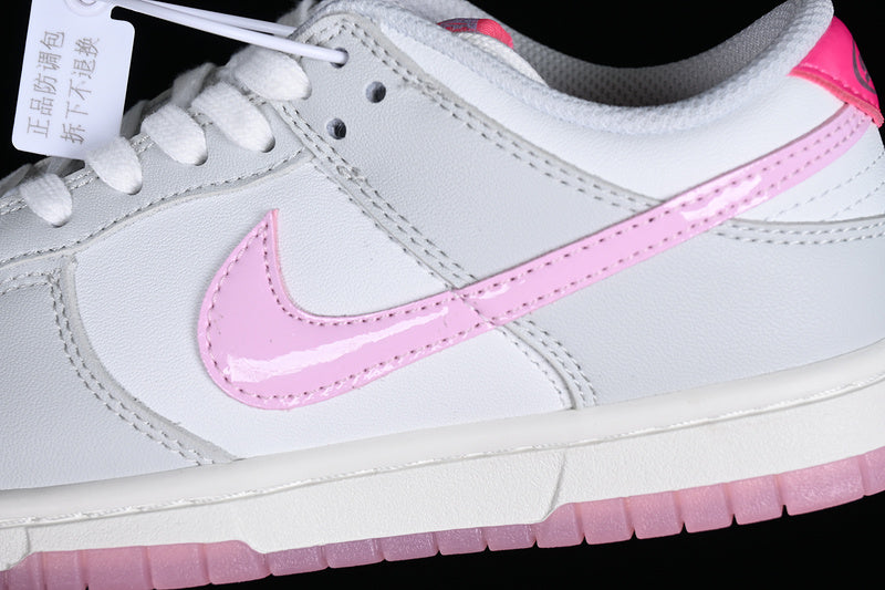 Nike Dunk Low
520 Pack Pink