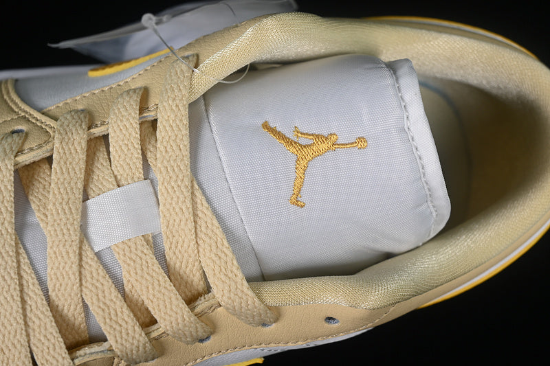 Jordan 1 Low
Sail Yellow Ochre