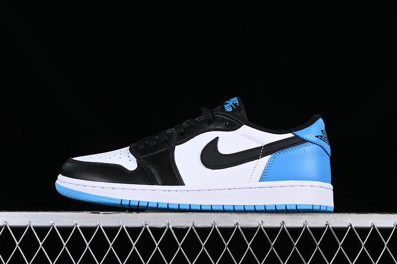 Jordan 1 Retro Low OG
Black Dark Powder Blue