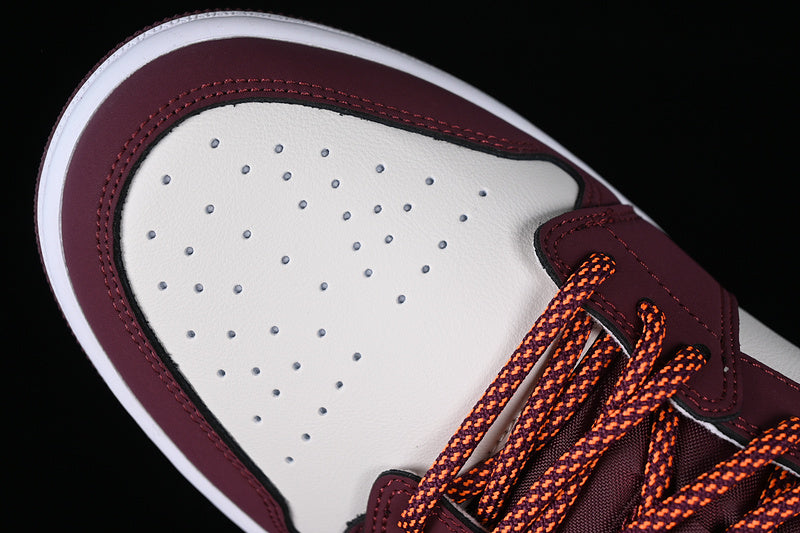 Jordan 1 Low
Night Maroon (GS)