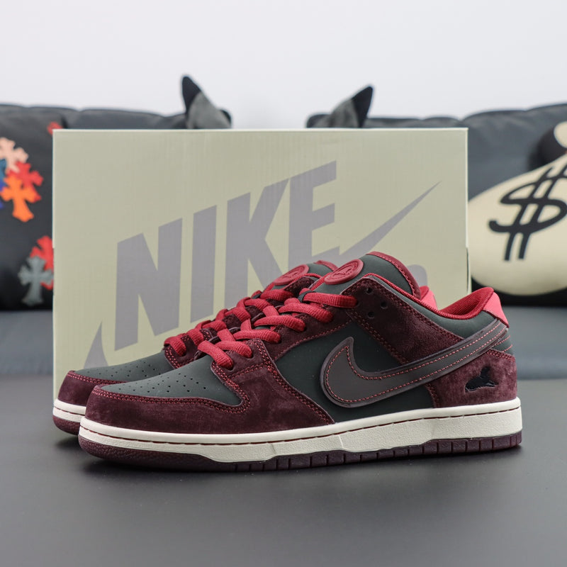 Sb Dunk Low x RIOT SKATESHOP 2025