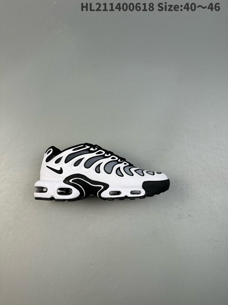 Nike Air Max Plus Drift
White Black Metallic Silver