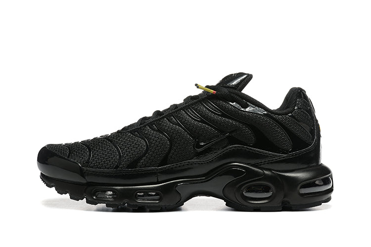 Nike Air Max Plus
Triple Black