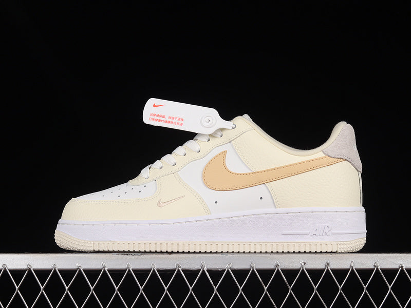 Nike Air Force 1 Low '07 SE
Coconut Milk