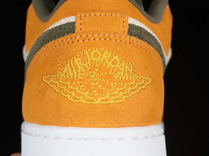 Jordan 1 Low SE
Light Curry