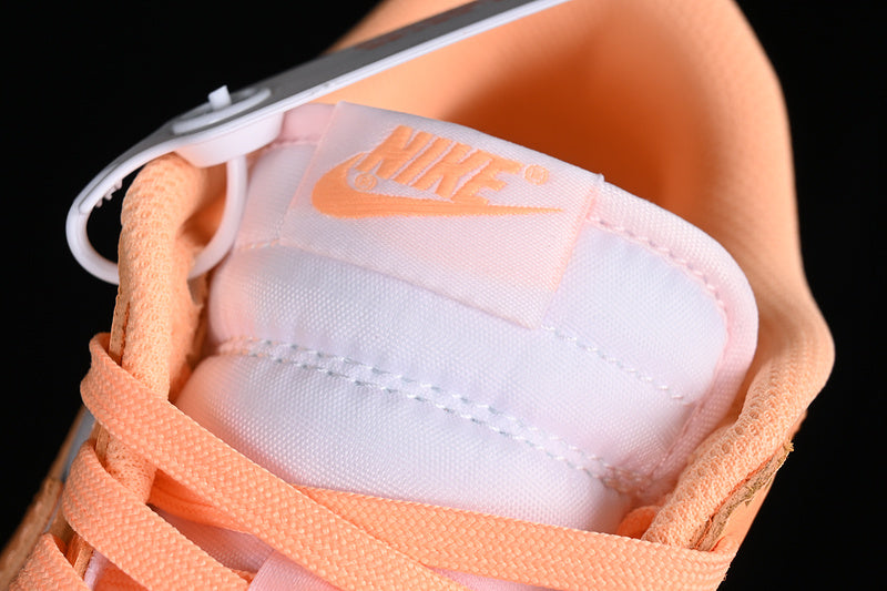 Nike Dunk Low
Peach Cream