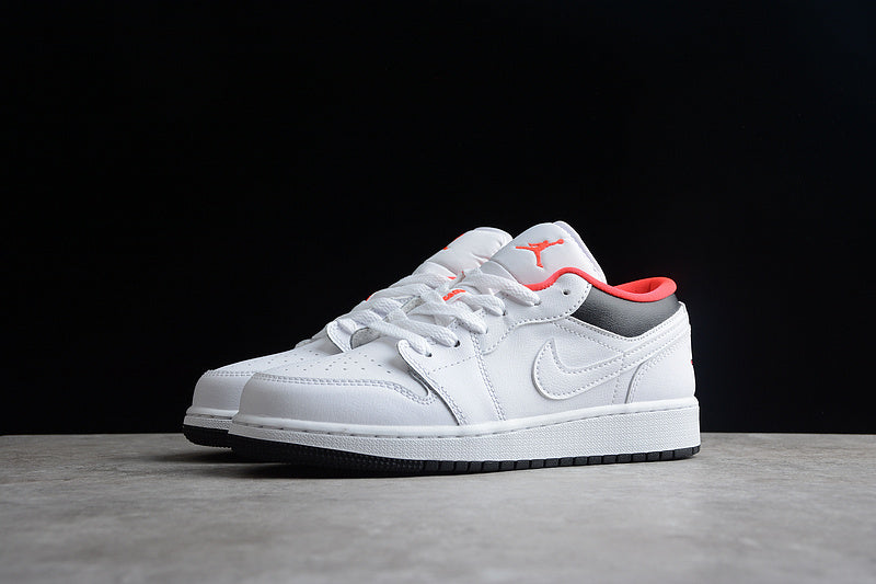 Jordan 1 Low
White Black Infrared (GS)