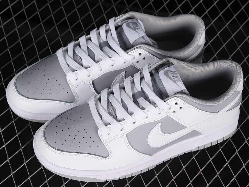 Nike Dunk Low Retro
White Grey