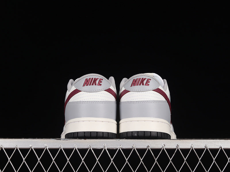 Nike Dunk Low
Pale Ivory Redwood