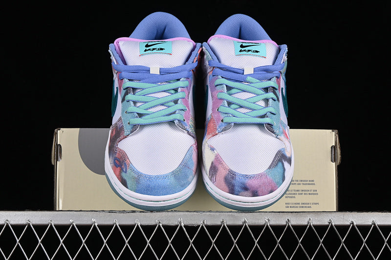 SB Dunk Low x Futura Laboratories