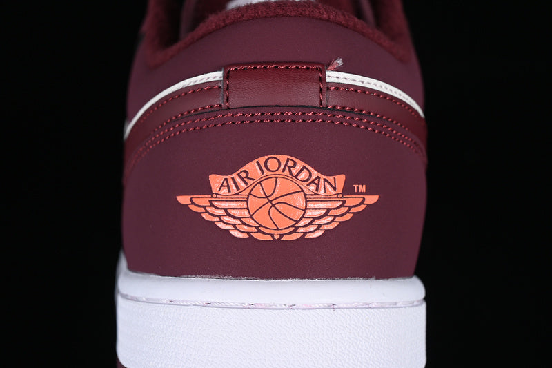 Jordan 1 Low
Night Maroon (GS)