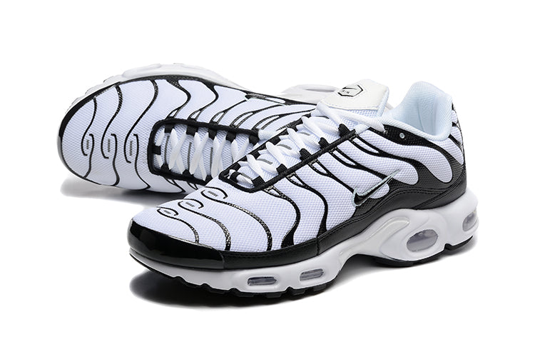 Nike Air Max Plus
Panda