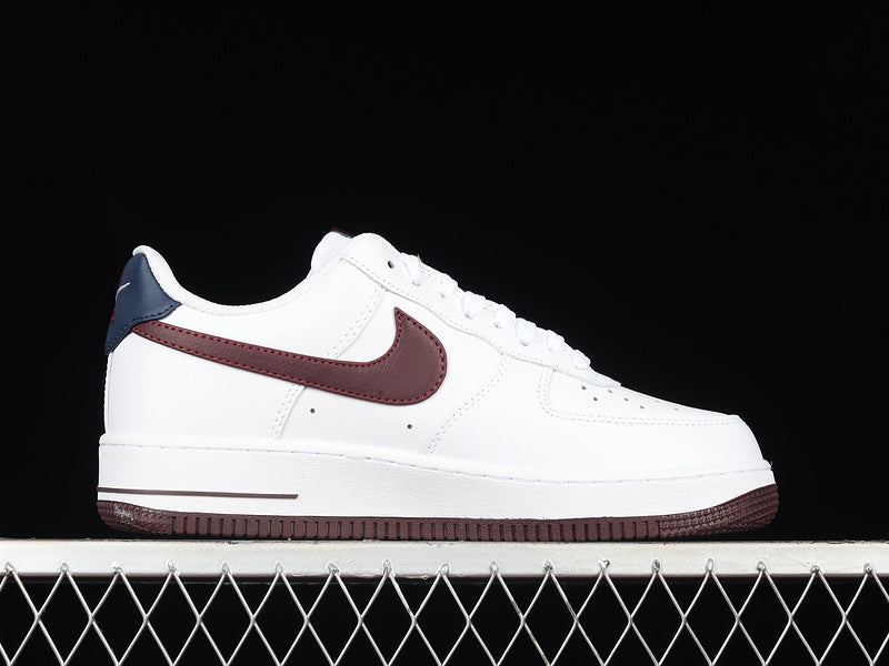 Nike Air Force 1 Low
Obsidian/White-University Red