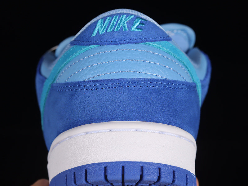 Nike SB Dunk Low
Blue Raspberry