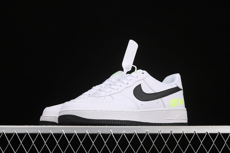 Nike Air Force 1 Low
Just Do It White Volt