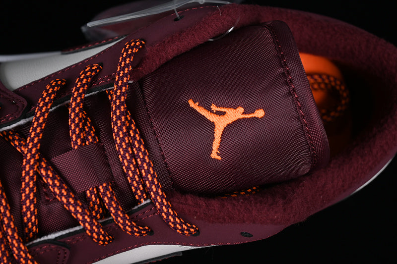 Jordan 1 Low
Night Maroon (GS)