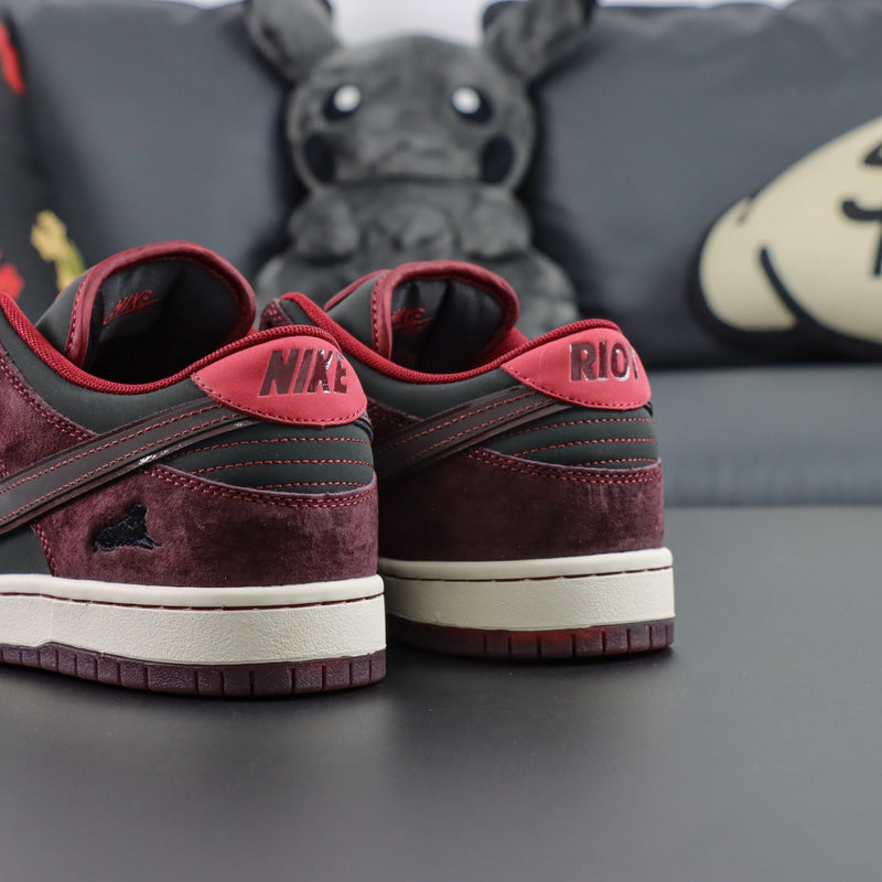 Sb Dunk Low x RIOT SKATESHOP 2025