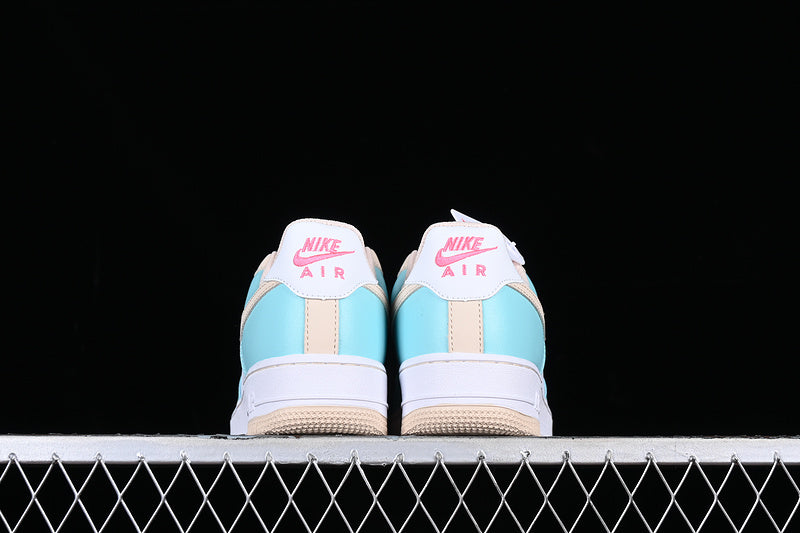 Nike Air Force 1 Low
Emerald Rise Guava Ice (GS)