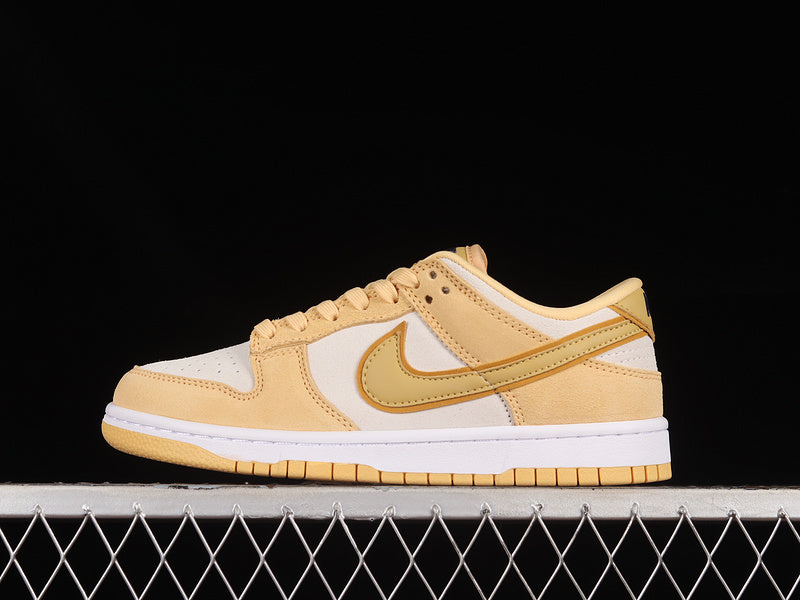 Nike Dunk Low
Celestial Gold Suede
