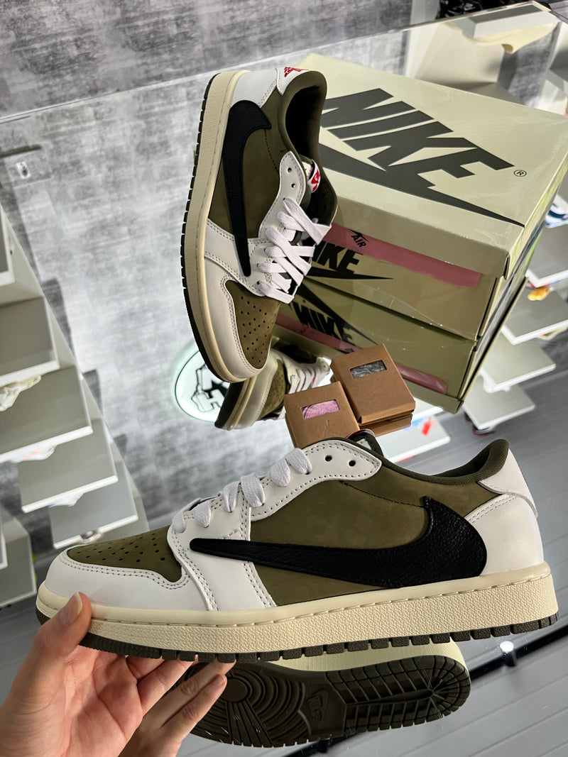 Travis Scott x Air Jordan 1 Low OG Medium Olive