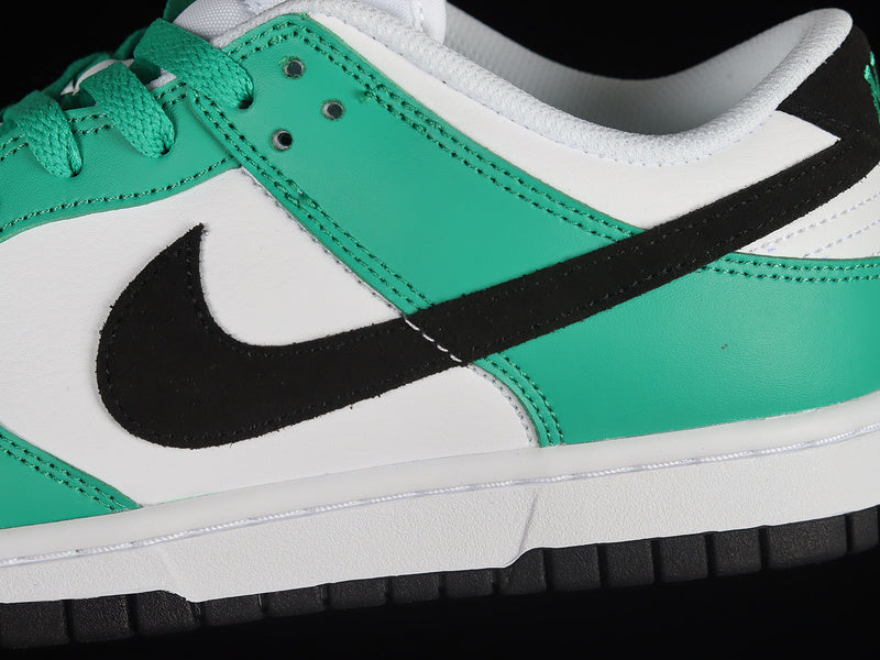 Nike Dunk Low
Celtics