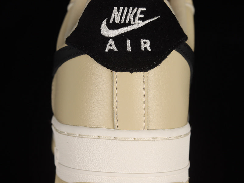 Nike Air Force 1 '07 LX Low
Team Gold