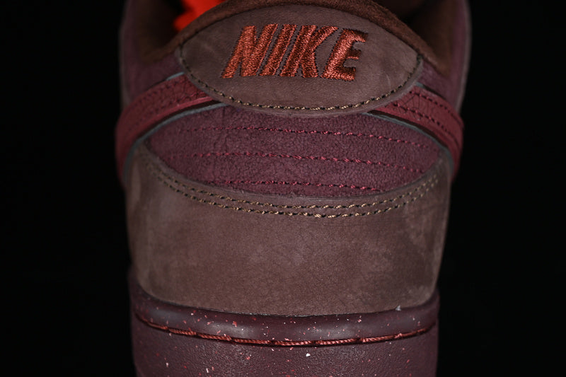 Nike SB Dunk Low valentines day 2024 city of love