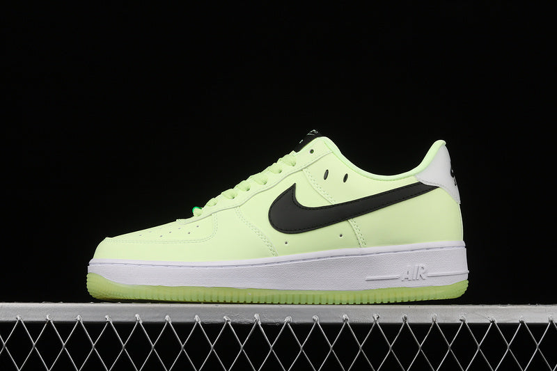 Nike Air Force 1 Low '07
Glow in the Dark