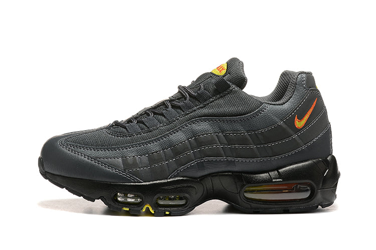 Nike Air Max 95
Anthracite Safety Orange