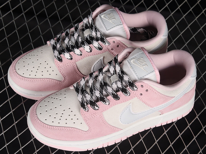 Nike Dunk Low LX
Pink Foam