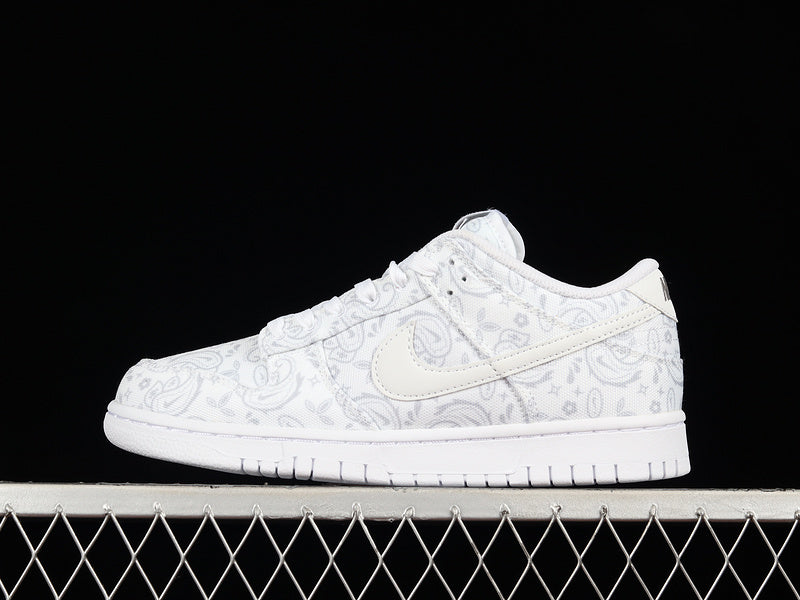 Nike Dunk Low
White Paisley