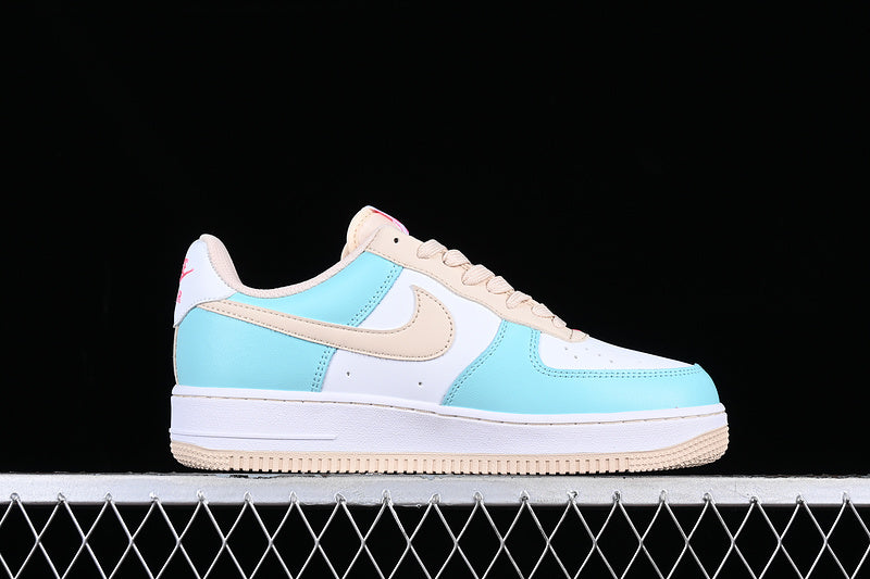 Nike Air Force 1 Low
Emerald Rise Guava Ice (GS)