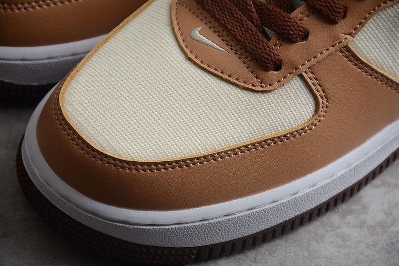 Nike Air Force 1 Low
Acorn