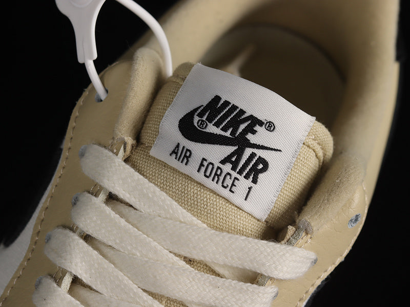 Nike Air Force 1 '07 LX Low
Team Gold