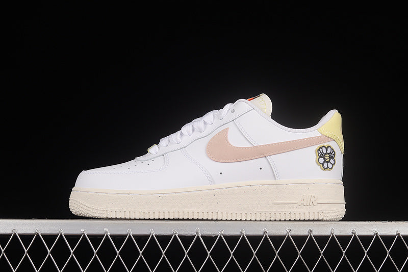 Nike Air Force 1 Low '07 SE
Next Nature White Pink Oxford