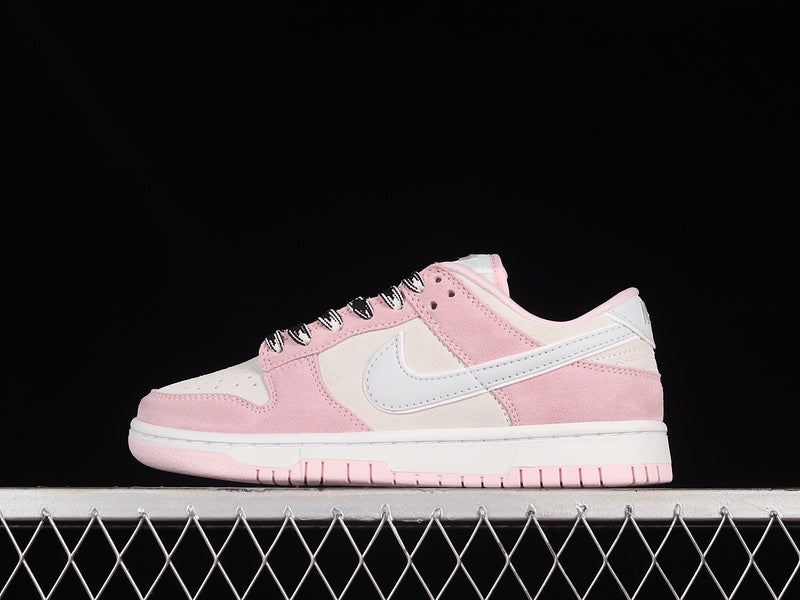 Nike Dunk Low LX
Pink Foam