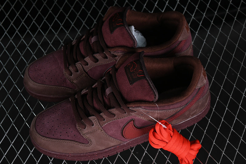 Nike SB Dunk Low valentines day 2024 city of love