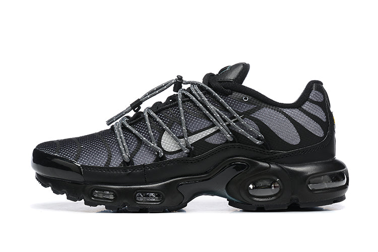 Nike Air Max Plus Utility
Black Metallic Platinum