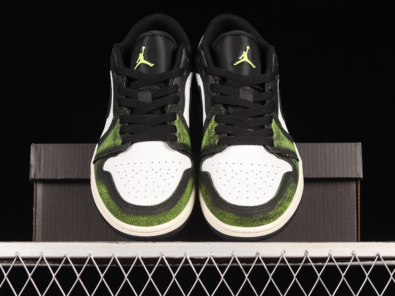 Jordan 1 Low
Wear Away Electric Green