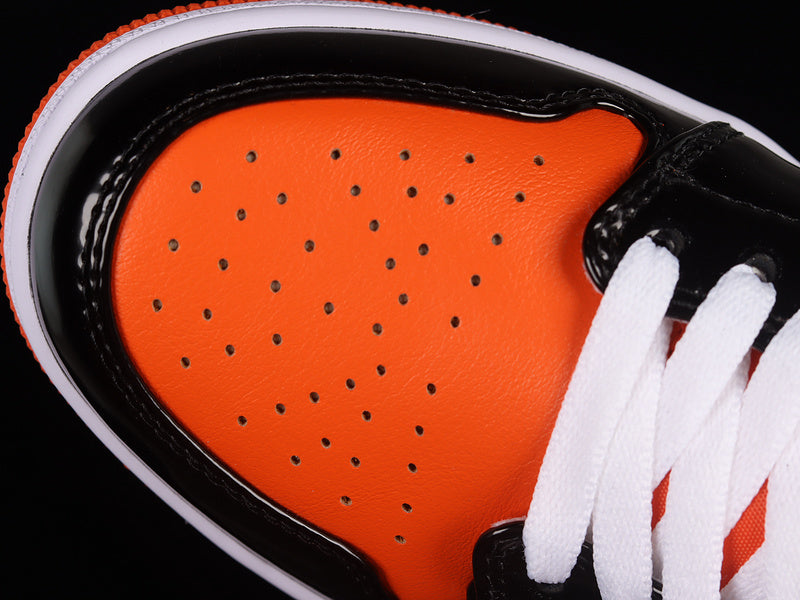 Jordan 1 Low
Halloween (2023) (GS)