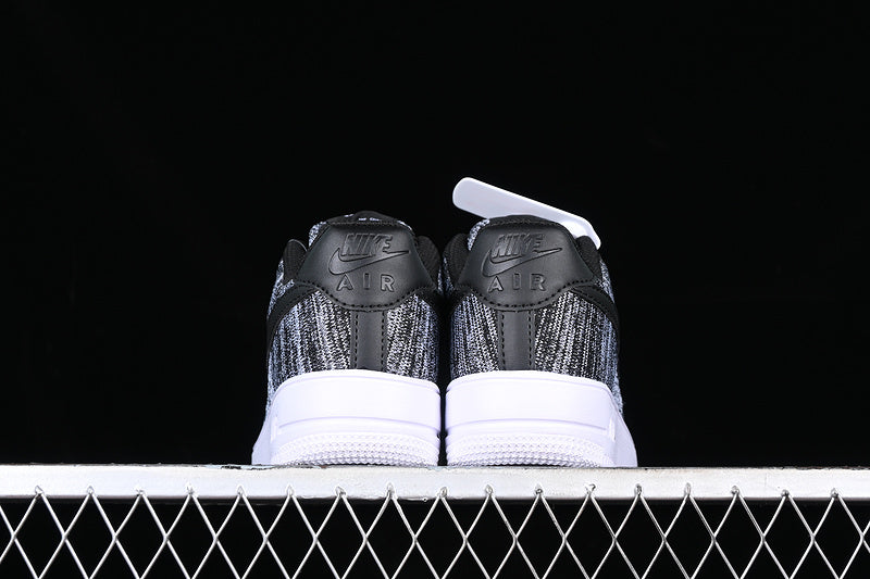 Nike Air Force 1 Flyknit 2.0
Oreo (GS)