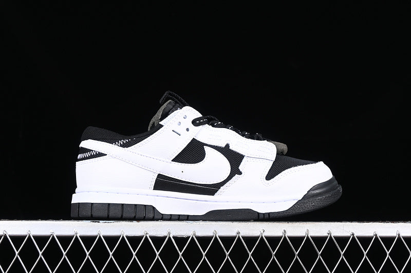 Nike Dunk Low Jumbo
Reverse Panda