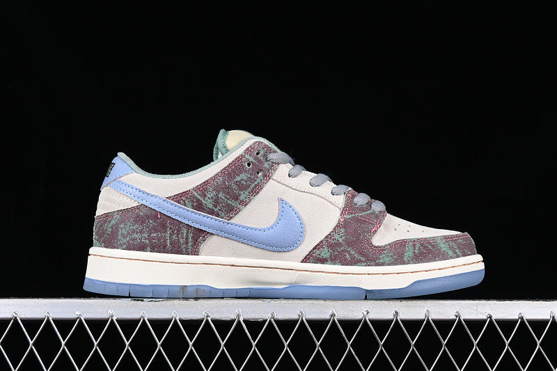 Nike SB Dunk Low
Crenshaw Skate Club