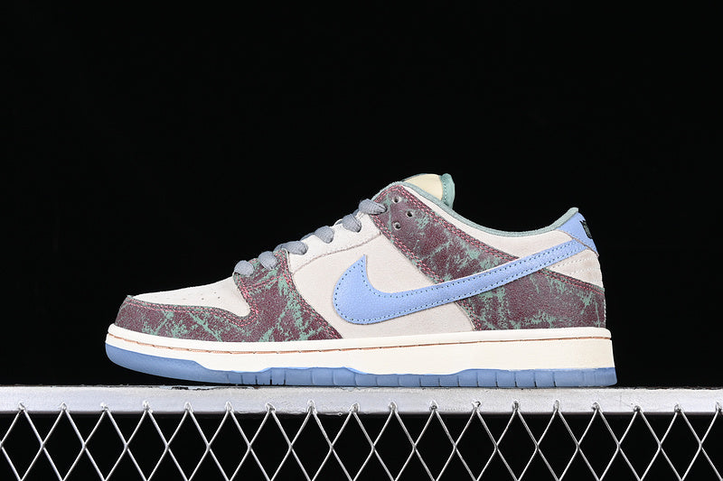 Nike SB Dunk Low
Crenshaw Skate Club