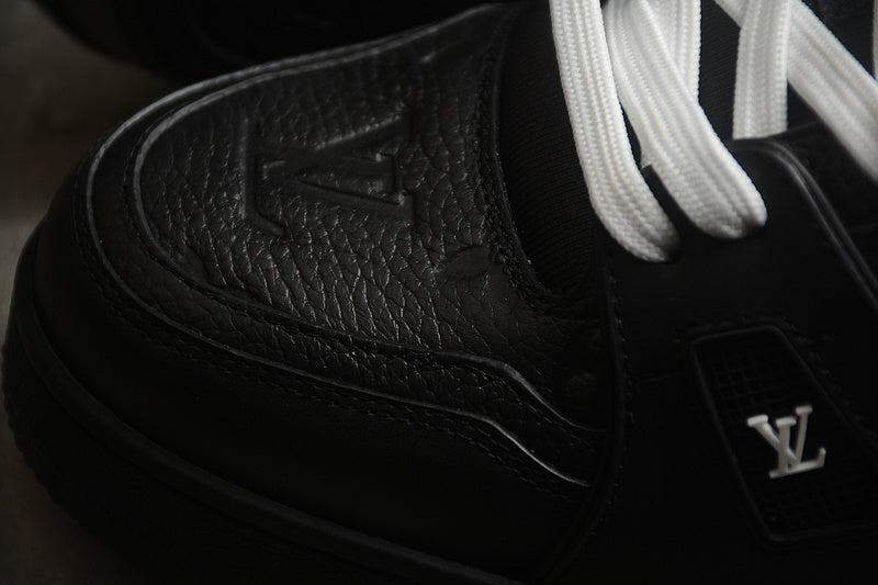 Louis Vuitton Trainer
Black Embossed Monogram