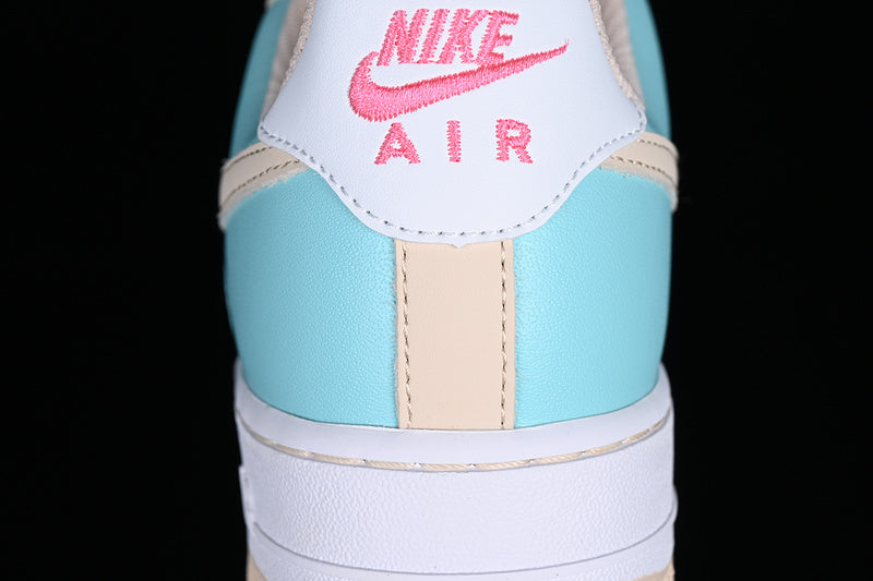 Nike Air Force 1 Low
Emerald Rise Guava Ice (GS)